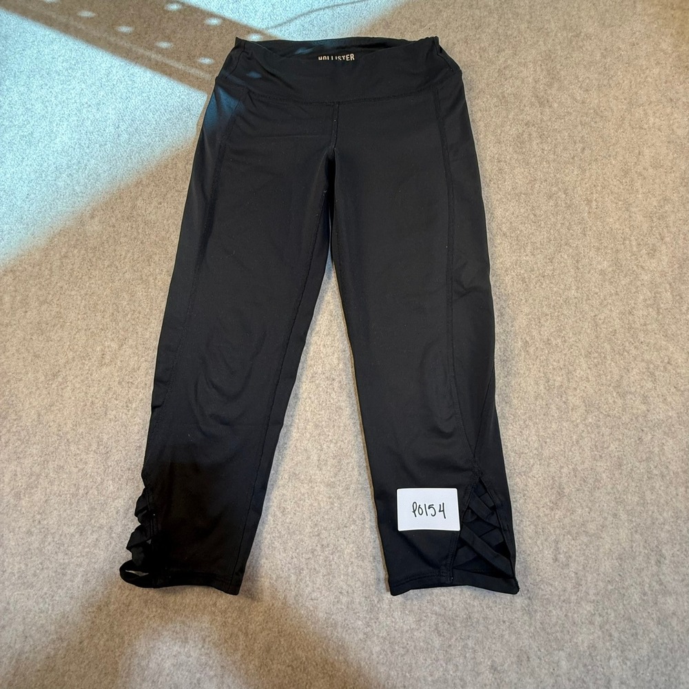 Hollister Gilly Hicks Black Capri Leggings Lattice Strappy Hem XS Workout Gym